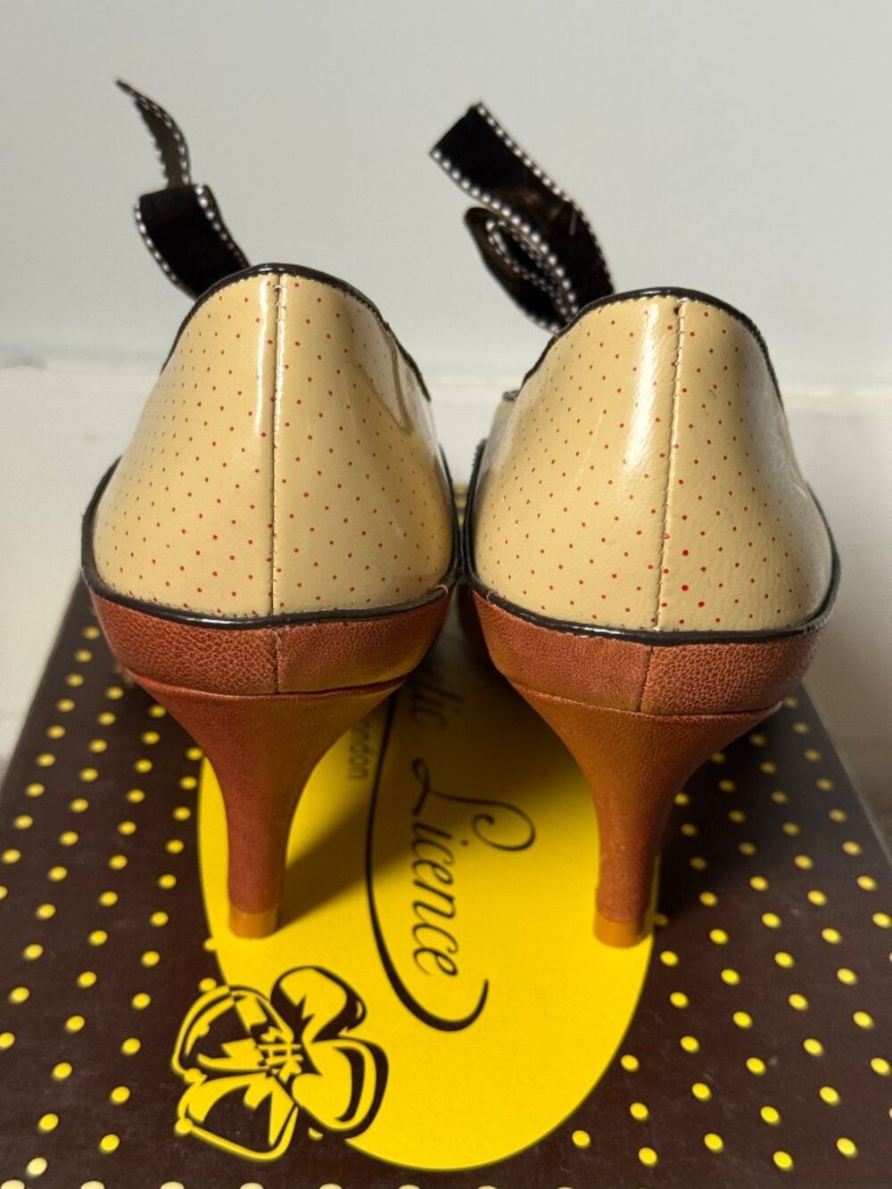 Poetic License vintage style two-tone heels ribbon tie 39 NIB - Picture 6 of 8